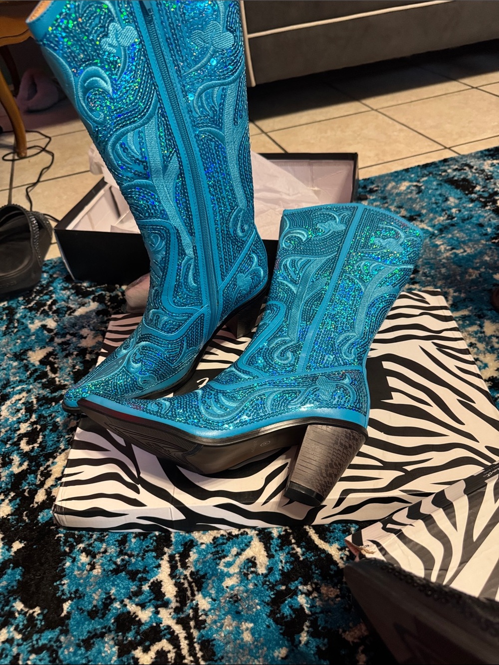 Turquoise Embellished Women's Western Heeled Boots